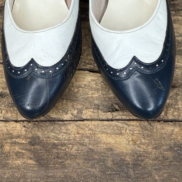 Vintage Red Cross Two-Tone Comfort Flats / Low Heels Women’s (Navy + Ivory) 6AA - Picture 8 of 11